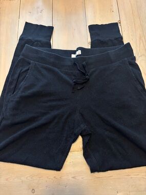 UGG Black sleep pants with Drawstring size Large super stretchy super comfy